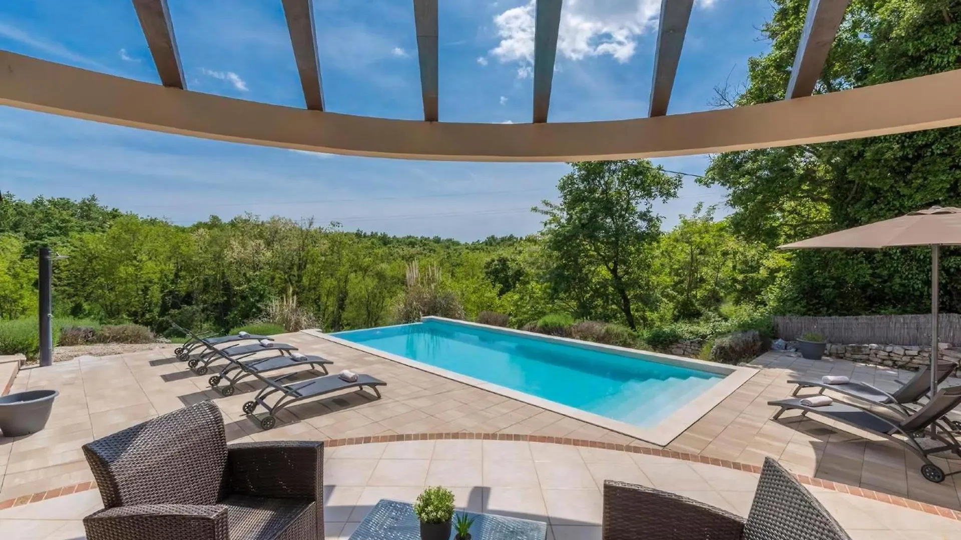 Villa Dali Jursici 0*,